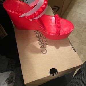 Carmen Sol wedges